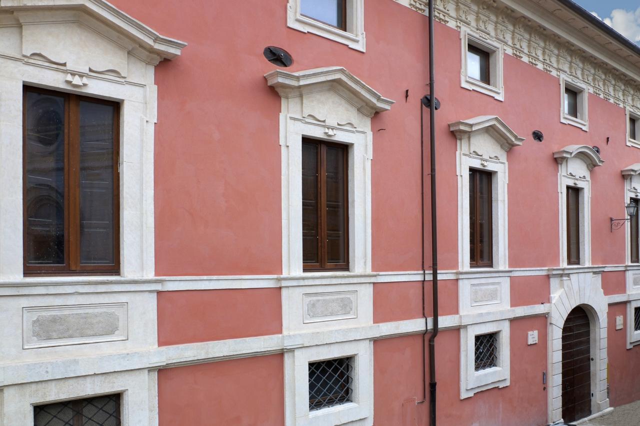 Palazzo Rustici B&B & Apartments 라킬라 외부 사진